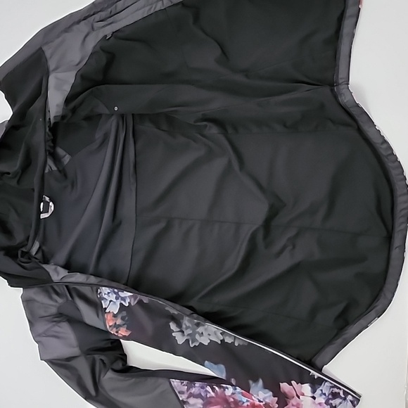 Lululemon Get Up & Glow Black Reversible Jacket Spring Has Sprung Mutli Floral 4 - Picture 12 of 16